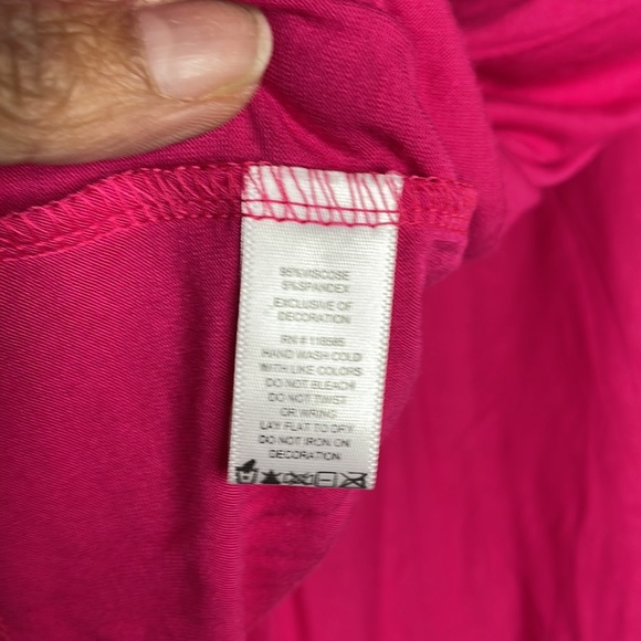 Women’s long sleeve top with front bead detail and asymmetrical back - Picture 6 of 7